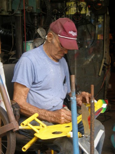 vollis-simpson-in-shop Vollis Simpson whirlygig folk artist in Eastern North Carolina