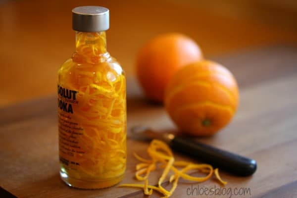 Try this Orange Extract recipe from Chloe's Blog and the farm Bed and Breakfast at Big Mill. It's easy to make and perfect to give as a homemade gift at Christmas or anytime of the year. | www.chloesblog.bigmill.com/how-to-make-orange-extract/