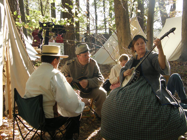 Civil war musicians playing around the camp | chloesblog.com