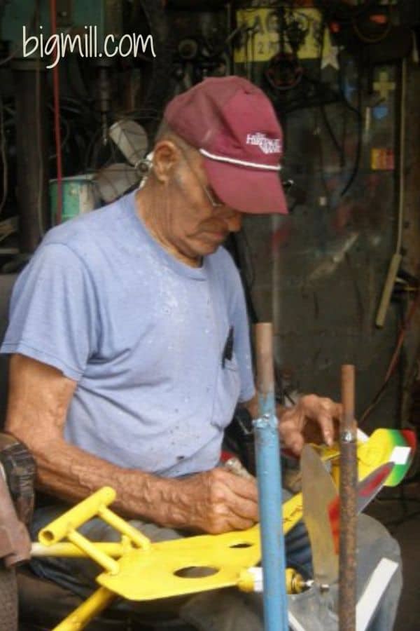 photo of Vollis Simpson in his shop